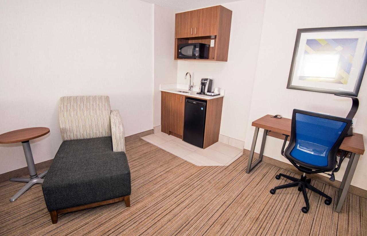 Holiday Inn Express Hotel & Suites-Hinton, An Ihg Hotel Buitenkant foto