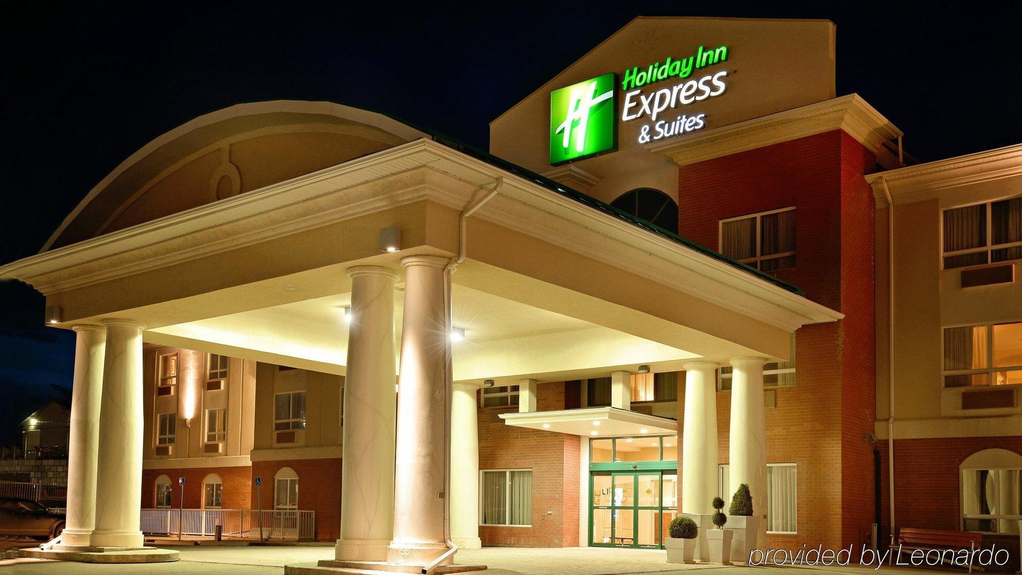 Holiday Inn Express Hotel & Suites-Hinton, An Ihg Hotel Buitenkant foto